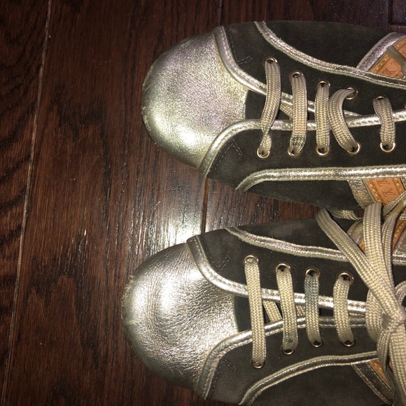 Louis Vuitton Authentic gold and brown sneakers - Picture 5 of 16